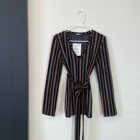 NWT ZARA Blouse with stripes | Size M - Picture 3 of 7